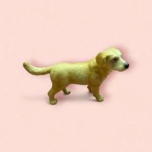 Schleich Yellow Labrador Retriever Dog Toy - Retired -  2001
